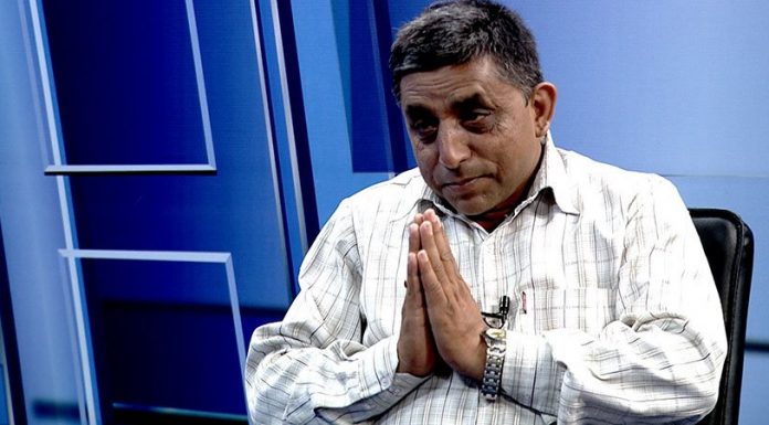 काठमाडौंमा बच्चा पढाइरहेका सांसदलाई हेटौंडा राजधानी मन परेनः खनाल