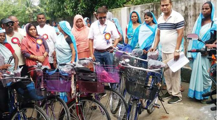 महिला स्वास्थ्य स्वयंम सेविकालाई साइक