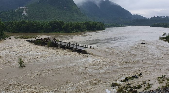 सेती नदीले पुल डुबायो