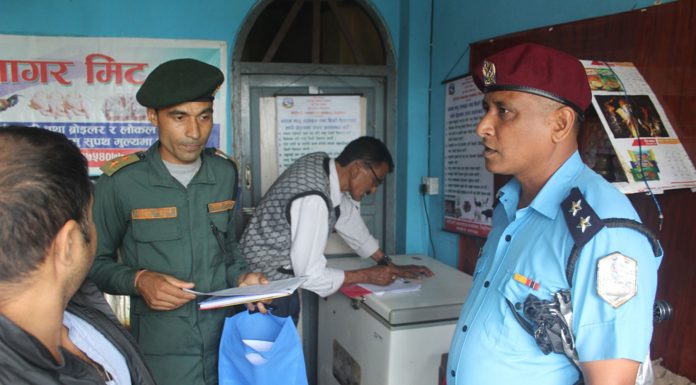 इलाम नगरपालिकालगायत इलामका प्रतिनिधिहरु वजारका मासु पसल अनुगमन