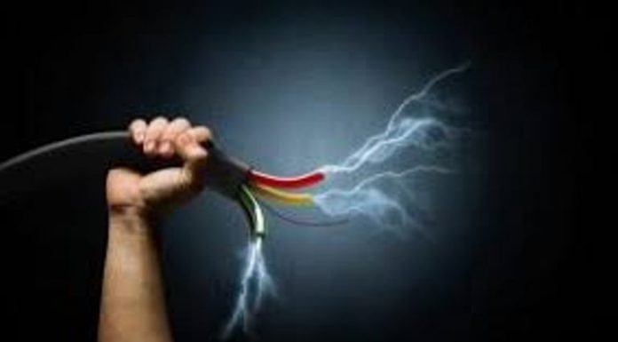 करेण्ट लागेर एक मजदुरको मृत्यु