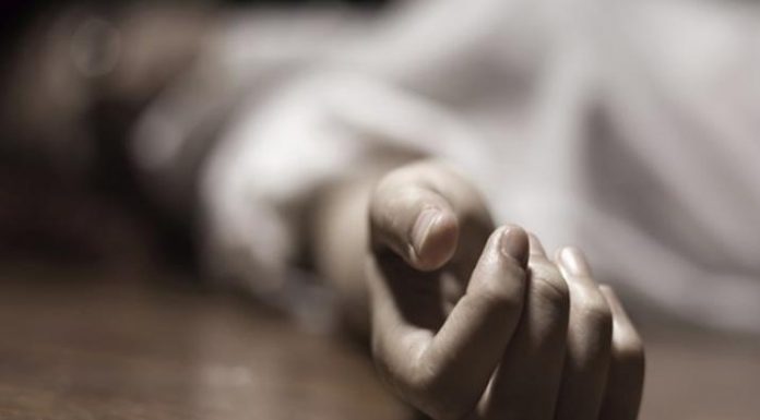 सर्लाहीको बरहथवामा छतबाट लडेर एक महिलाको मृत्यु