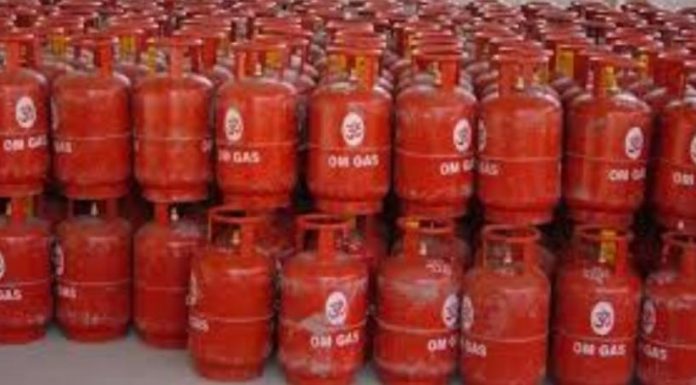 खाना पकाउने ग्यासकाे मूल्य घट्याे