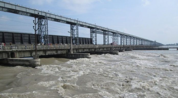 कोशी नदीमा पानीको सतह बढ्यो, उच्च सतर्कता अपनाउन आग्रह