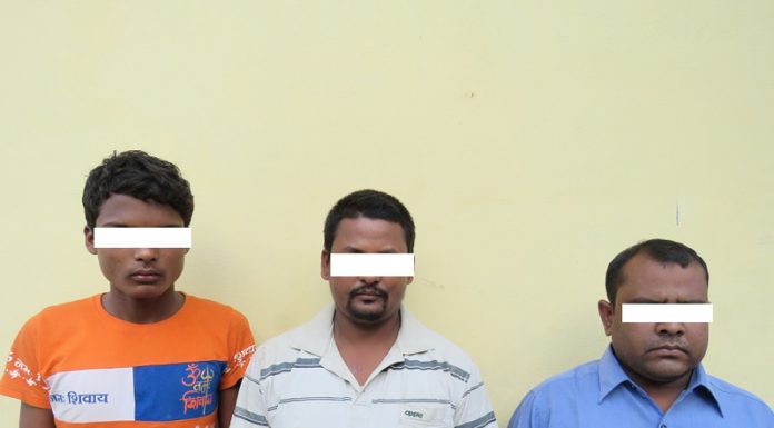 पक्राउ गरिएको सामग्री सहित मानिस भंसार चलान ।