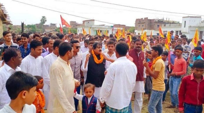 कलश यात्रामा सांसद आलमको सहभागिताले हिन्दु मुस्लिम विचको एकता देखायो ।