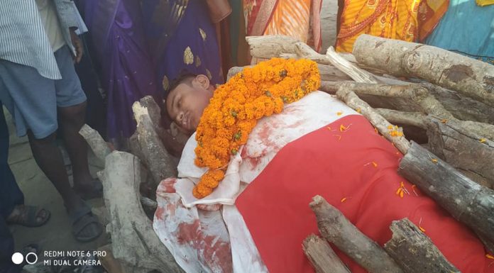 चौधरीका एकलो छोरो दुर्घटनामा परि मृत्यु भए पछि पुरा गाउबासी नै शोकमा ।