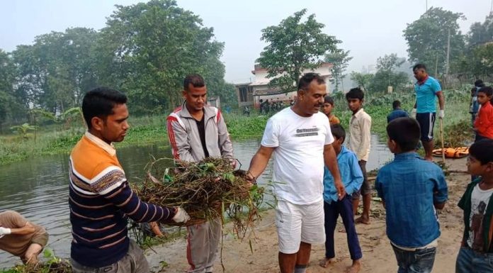 छठ घाट सरसफाई जनप्रतिनिधि, प्रहरी, कर्मचारि देखि स्थानीय सम्मको सहभागीता।