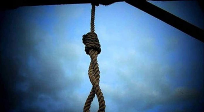 गौर नपाका एक महिलाले गरिन आत्महत्या।