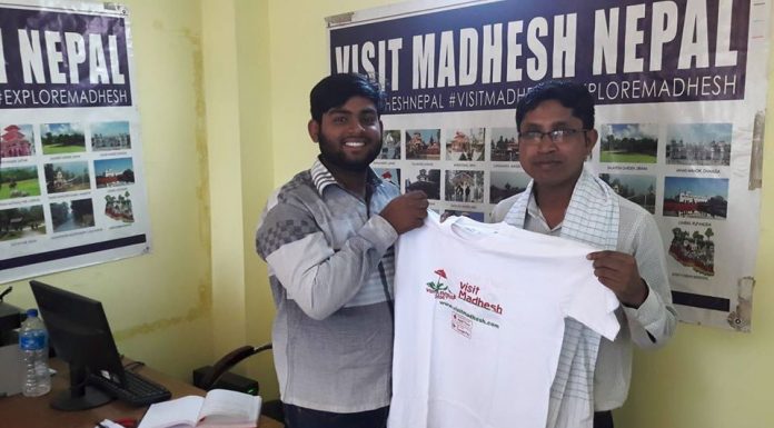 मधेश अभियानमा सहयोग गरेको भन्दै नेपाल युथ मिशनका अध्यक्ष संयोजक मधुरेन्द्र जैसवाललाई सम्मान ।