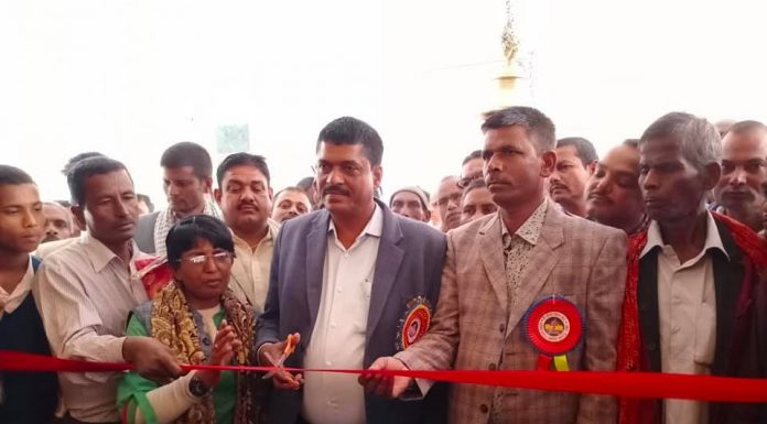 मेयर श्याम यादवले उदघाटन गरे पछि रौतहटको सुन्दरपुर स्थित विश्वकै दोश्रो ठुलो गढिमाई मेला आजदेखी शुरु ।