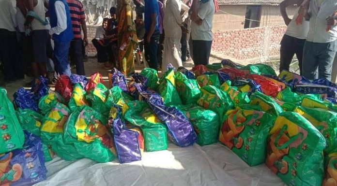 रौतहटको राजदेवि नगरपालिका को वडा नं ७ मा गर्भवती महिला र सुतकेरी महिलाहरु लाई गरीयो पोषण समग्री वितरण ।