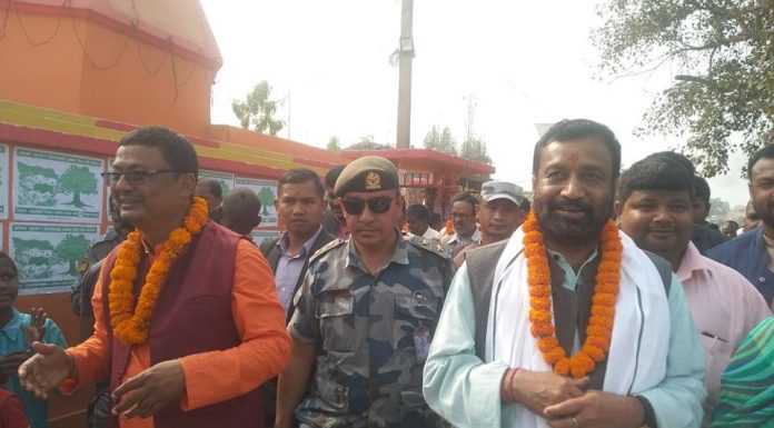 रौतहटको समनपुरमा काँग्रेसको घरदैलौ, उपसभापति निधि सहितकाहरुको सहभागिता ।