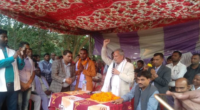 भ्रष्टाचारीहरुलाई छोडनु हामीलाई रोज्नु: पुर्व प्रधानमन्त्री भट्टराई ।