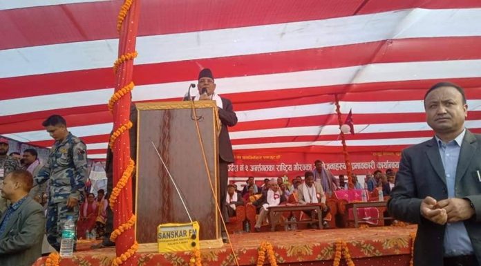 मधेसमा विकास निर्माणको काम समयमा पूरा नगर्ने निर्माण व्यवसायी विरुद्ध अनसन बस्छु:अध्यक्ष प्रचण्ड ।