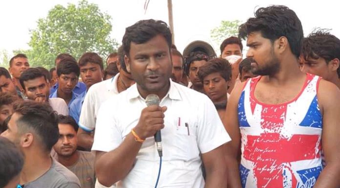 पुर्व माअाेवादीबाट बनेका कुनै मन्त्री हेरफेर हुने कुनै संकेत छैन : जिल्ला सदस्य नन्दलाल ।