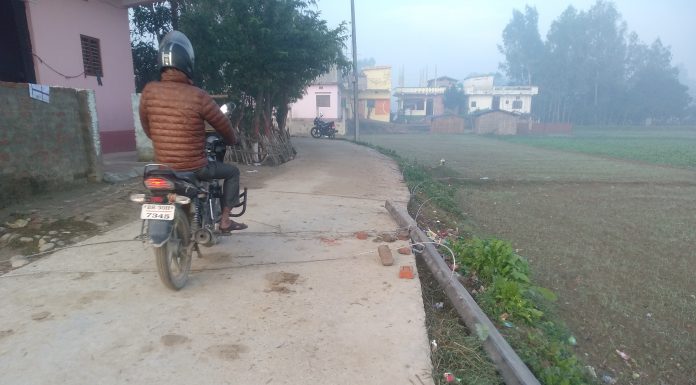 गाैर न.पा.काे वडा नं.५मा ढलेकाे पाेल अझै उठेन, सम्बन्धित निकाय माैन ।