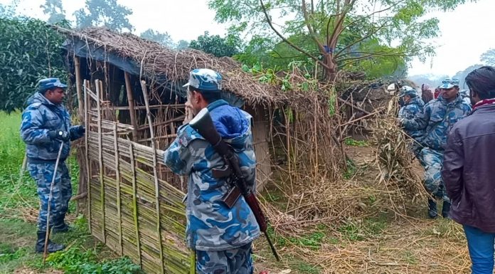 सशस्त्र प्रहरी रौतहटले दश गज्जामा दर्जनौ घरटहरा हटाए ।
