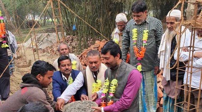 इशनाथका मेयर मेहता दिन भरि व्यस्त ।