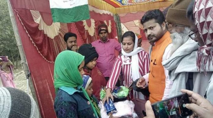 माेरंगमाा मधेसी सहिद र घाईते परिवारलाई राहत सामग्री वितरण ।