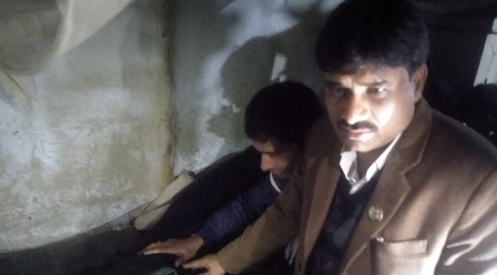 राज्यमन्त्री यादवकाे निशुल्क कमल वितरण जारी ।