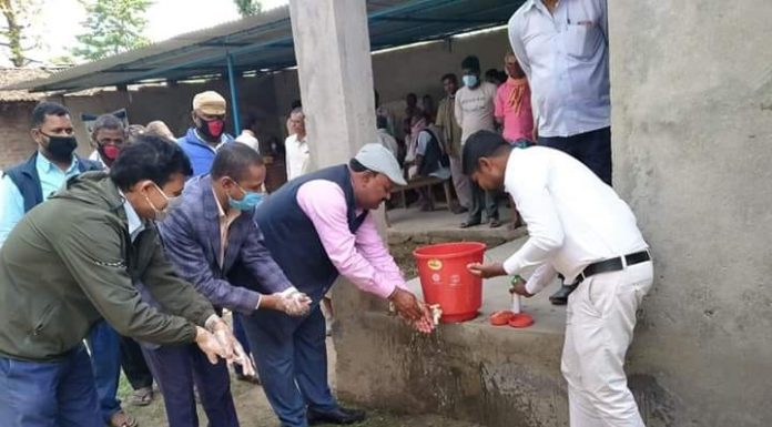 चन्द्रनिगाहपुरकाे महिला फुटबल मैदान तीन स्थानीयतहले सयुक्तरुपमा निर्माण गर्याे कवारेन्टाईन ।