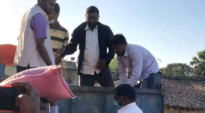 मौलापुर नपा द्वारा ज्यालादारीमा आश्रित रहेको गरिब परिवारलाई राहत बितरन