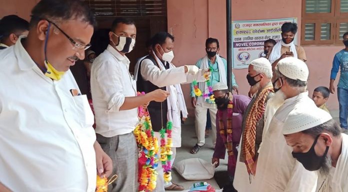 राजपुर नगरपालिकाको कवारेन्टाइन बाट १४ जनालाइ राहत सहित घर फर्काइयो ।