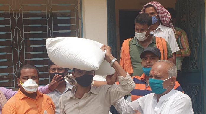 गरुडा नगरपालिकाद्धारा आजबाट राहत वितरण कार्य आरम्भ ।