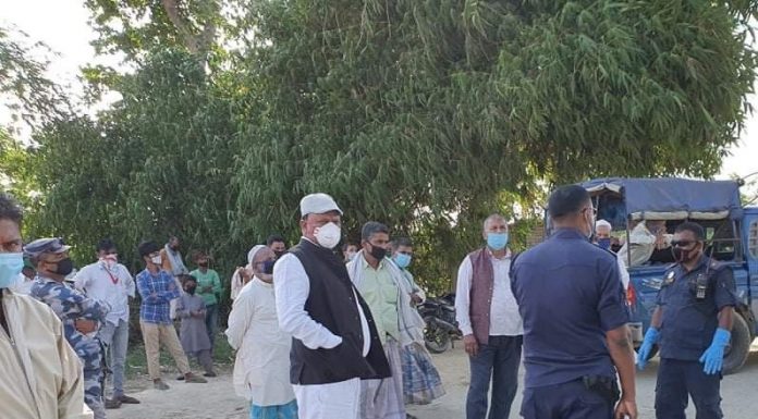 लकडाउन पालना गराउन प्रहरी सँग नगर प्रमुख यादव सक्रिय ।