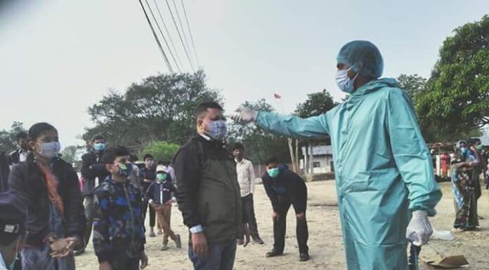 नेकपाका नगर अध्यक्ष मोहन मेहताको आग्रहमा राजधानीबाट ८५ जनालाई ईशनाथ बासिलाई ल्याइयो ।