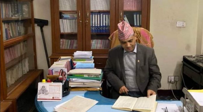 रेडियो नेपालको प्रमुख निलम्बित मन्त्री र सचिबद्वारा छुट्टाछुट्टै स्पष्टीकरण माग ।