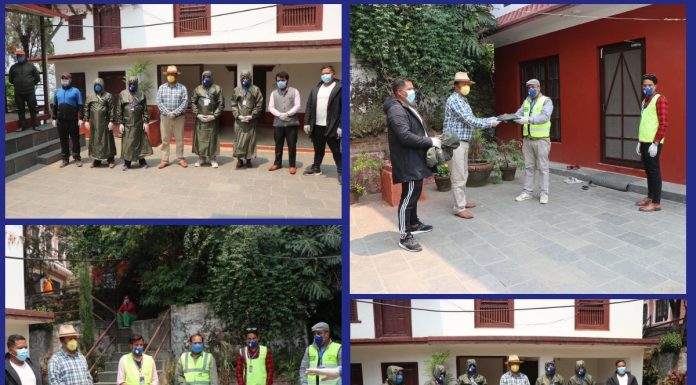 पूर्व मन्त्री बस्नेतले दिए नेपालमै पहिलो पटक सञ्चारकर्मीलाई पिपिई सेट ।