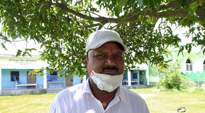 क्वारेन्टाइन अनुगमन वृन्दावन नगरपालिकाका नगर प्रमुख यादबले ।