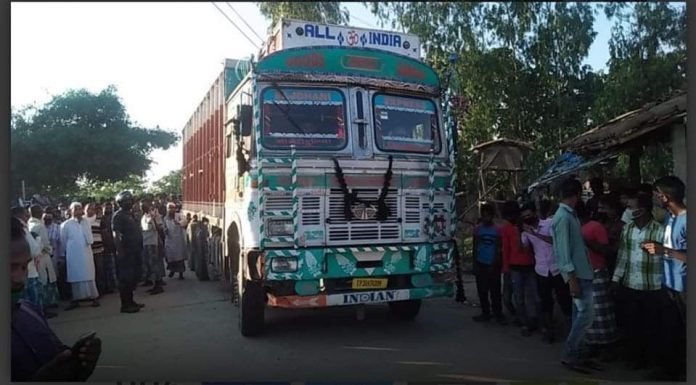 सिल गरिएको ईलाकामा कसरी छिर्यो कोईला बोकेको ट्रक, के गर्दै थे सुरक्षा निकाय ।