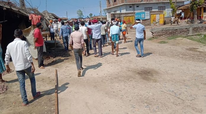 रौतहटको पिपरीयामा राहतको विषयमा दुइ पक्ष विच झडप ।