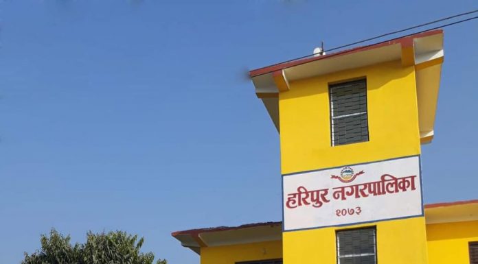 हरिपुर नगरपालिकाद्धारा ५,३९२ जना घरपरिवारलाई राहत वितरण ।