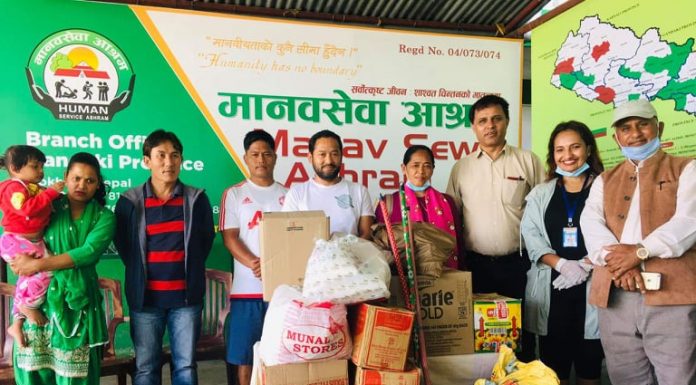 पत्रकार पराजुलीको पहलमा राहत वितरण ।