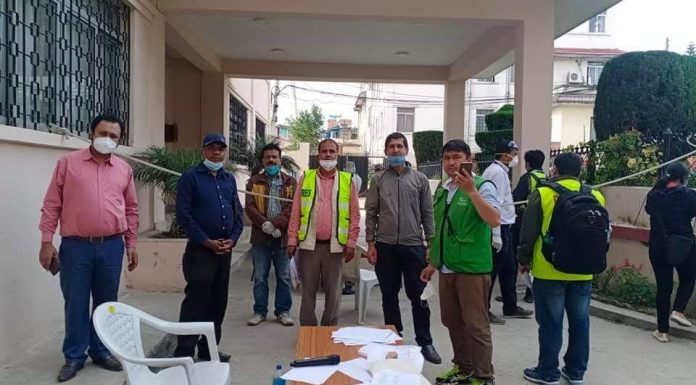 कोरोना परीक्षणका लागि १९१ सञ्चारकर्मीको स्वाब संकलन ।