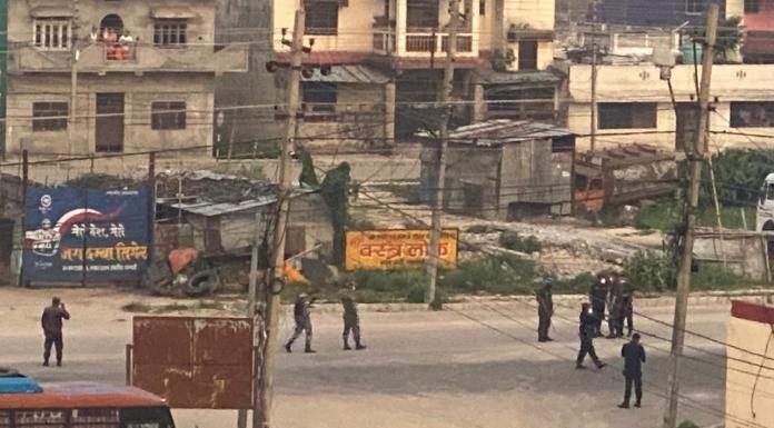 बीरगन्जको प्रतिमा चौकमा बम फेला, सेनाले गर्यो डिस्पोज ।