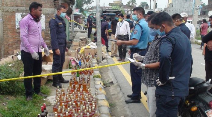 नक्कली मदिरासहित एक जनालाई पक्राउ ।