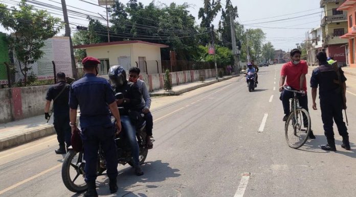 लकडाउन उल्लंघन गरेका प्रदेश दुई का सांसद यादबको गाडी नियन्त्रणमा ।