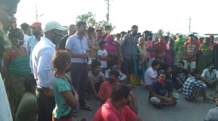 लकडाउनमा देखिन थाल्यो भोकमरीको लक्षण, तातो घाममा सडक तताउदै स्थानियहरु आन्दोलनमा ।
