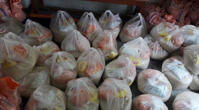 जनकपुरधाम उपमहानगरपालिकागरिब र विपन्न परिवारलाई राहत वितरण ।