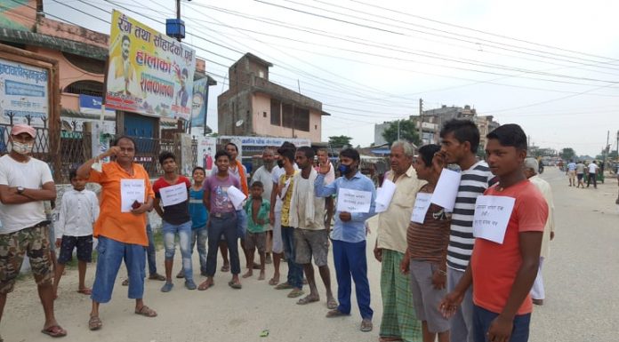 प्रधानमन्त्री केपी ओलि र चिनियाँ राजदूत होउको पुत्ला दहन, भगवान रामको जन्मभूमि बारे सदरमुकाम गौरमा प्रदर्शन ।
