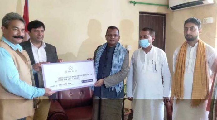 सूर्य नेपाल द्धारा प्रदेश २ सरकारको कोरोना राहत कोषमा एक करोड सहयोग ।