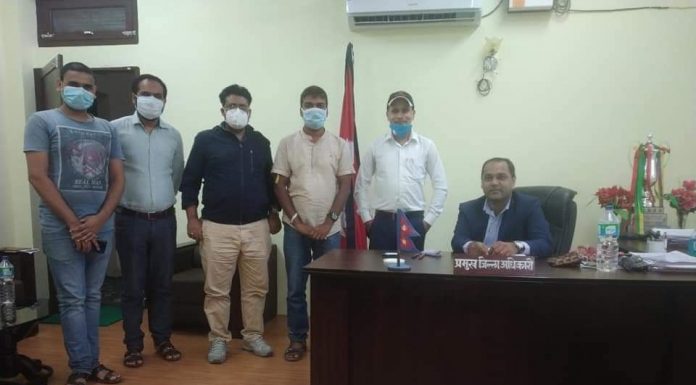 रौतहटको प्रमुख जिल्ला अधिकारीमा ईन्द्रदेव यादव ।