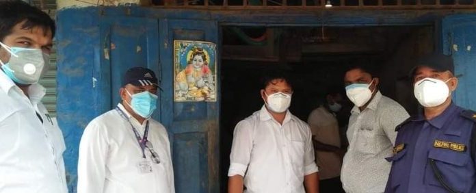 पर्सामा निषेधाज्ञामा सामान बिक्रवितरण गर्ने तीन वटा पसललाई कारबाहीमा ।