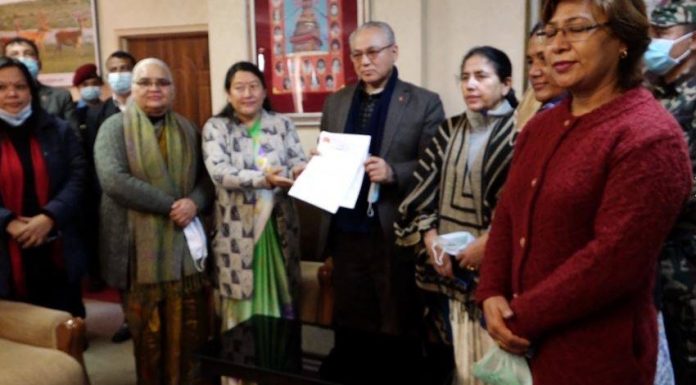 राष्ट्रपतिविरुद्ध अशोभनीय नाराबाजी गर्नेलाई कारबाहीको माग अनेमसंघले गृहमन्त्रीलाई ज्ञापन पत्र बुझायो i