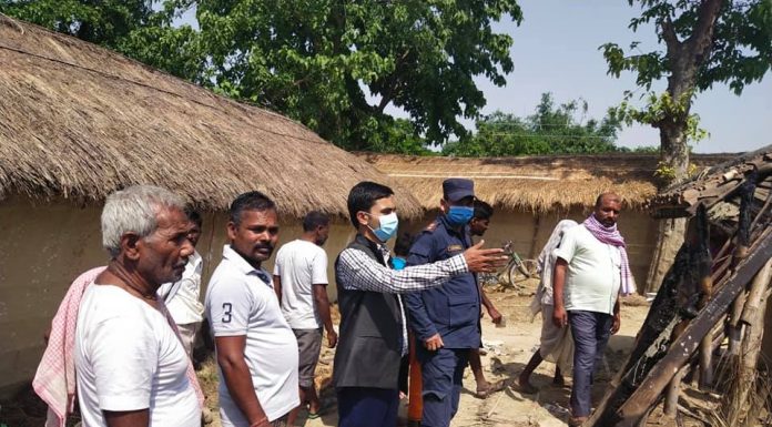 रौतहटको दुर्गा भगवती गाउँपालिका वडा नं. ४ पचरुखीकाे छतौना टाेलमा आगलागी हुदा १० लाखको क्षति